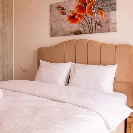 Spacious And Furnished Flat With Balcony In Appartement İzmir