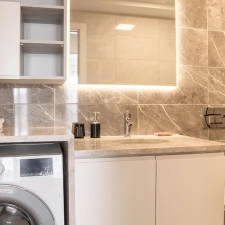 Apartment Spacious And Furnished Flat With Balcony In *