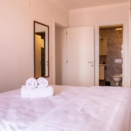 Spacious And Furnished Flat With Balcony In Apartment